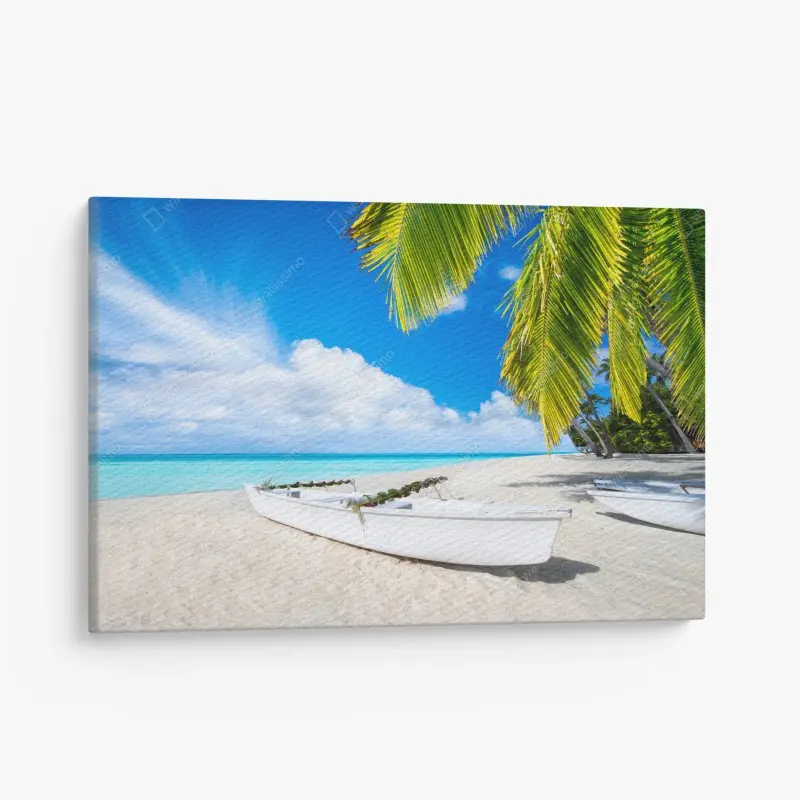 Leinwandbild tropischer strand in türkis mit palmen und booten