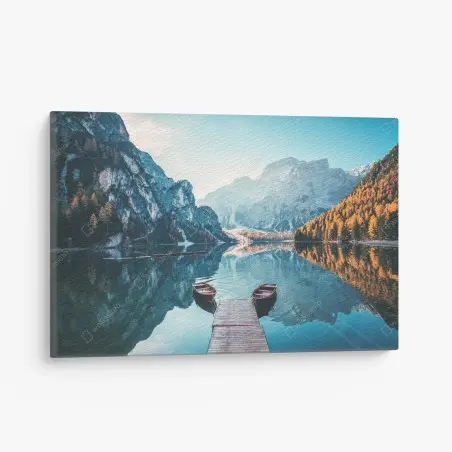 Leinwandbild ruhiger morgen am Pragser Wildsee, Dolomiten – Pixers®