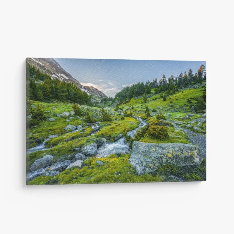 Leinwandbild sonniges tal in Posets y Maladeta, Pyrenäen