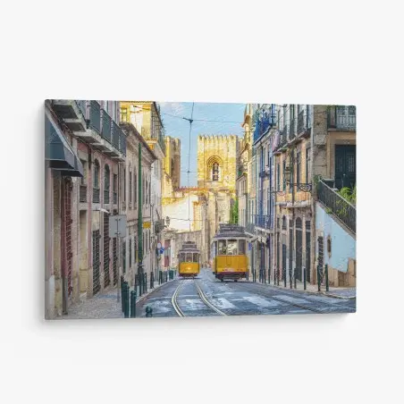 Leinwandbild sonnige straßenbahnen in Lissabon – Pixers®