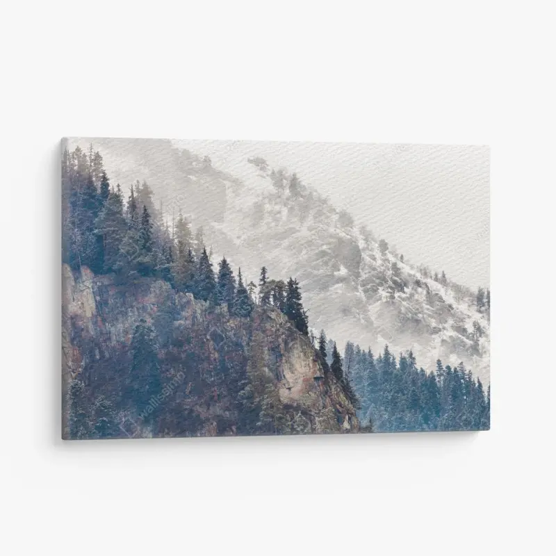 Leinwandbild nebliger berg mit felsklippe und kieferwald