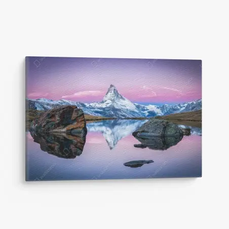 Leinwandbild majestätischer alpenberg gespiegelt im ruhigen see – Pixers®