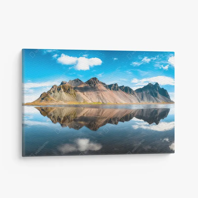 Leinwandbild gespiegeltes Vestrahorn bei Stokksnes, Island