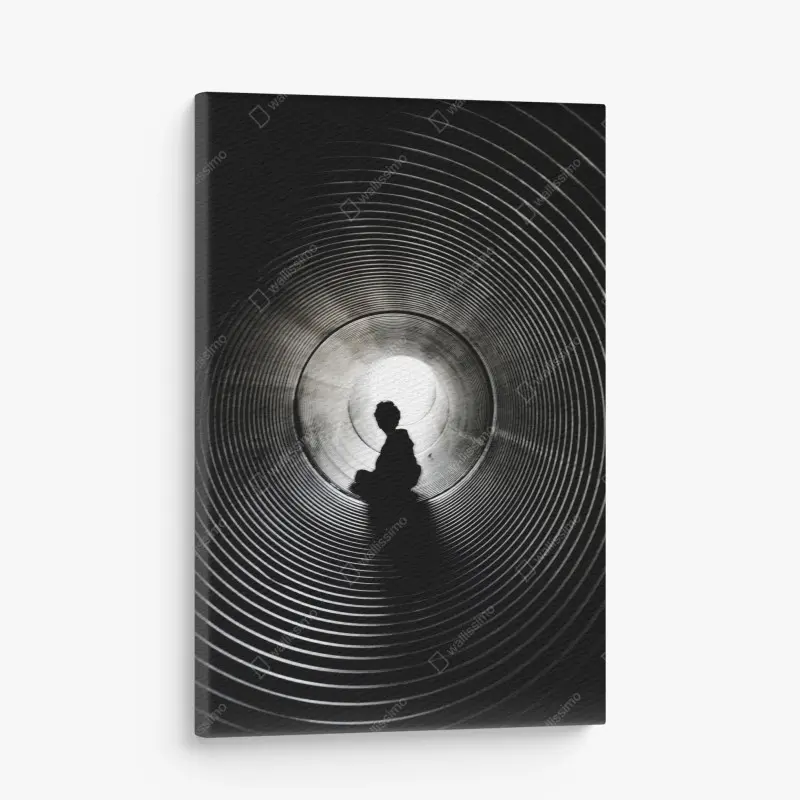Leinwandbild silhouette in einem spiraltunnel
