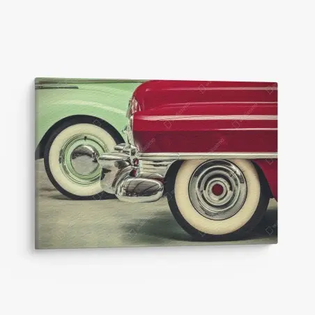 Leinwandbild nahaufnahme klassischer autos in rot und mint – Pixers®