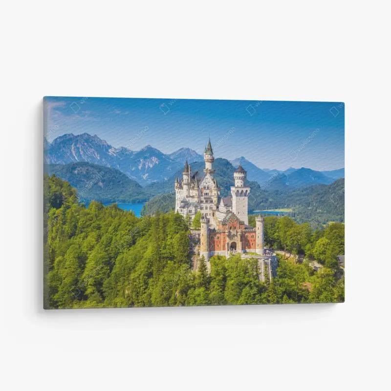 Leinwandbild schloss Neuschwanstein in alpiner landschaft