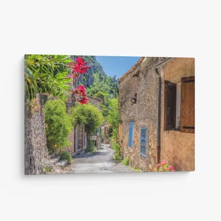 Leinwandbild Moustiers Sainte Marie reizvolle Dorfstraße in Provence – Pixers®