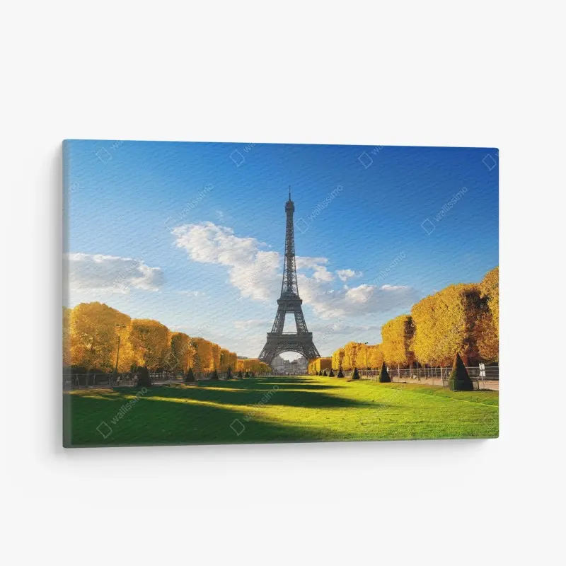 Leinwandbild frühling am Champs de Mars, Eiffelturm, Paris