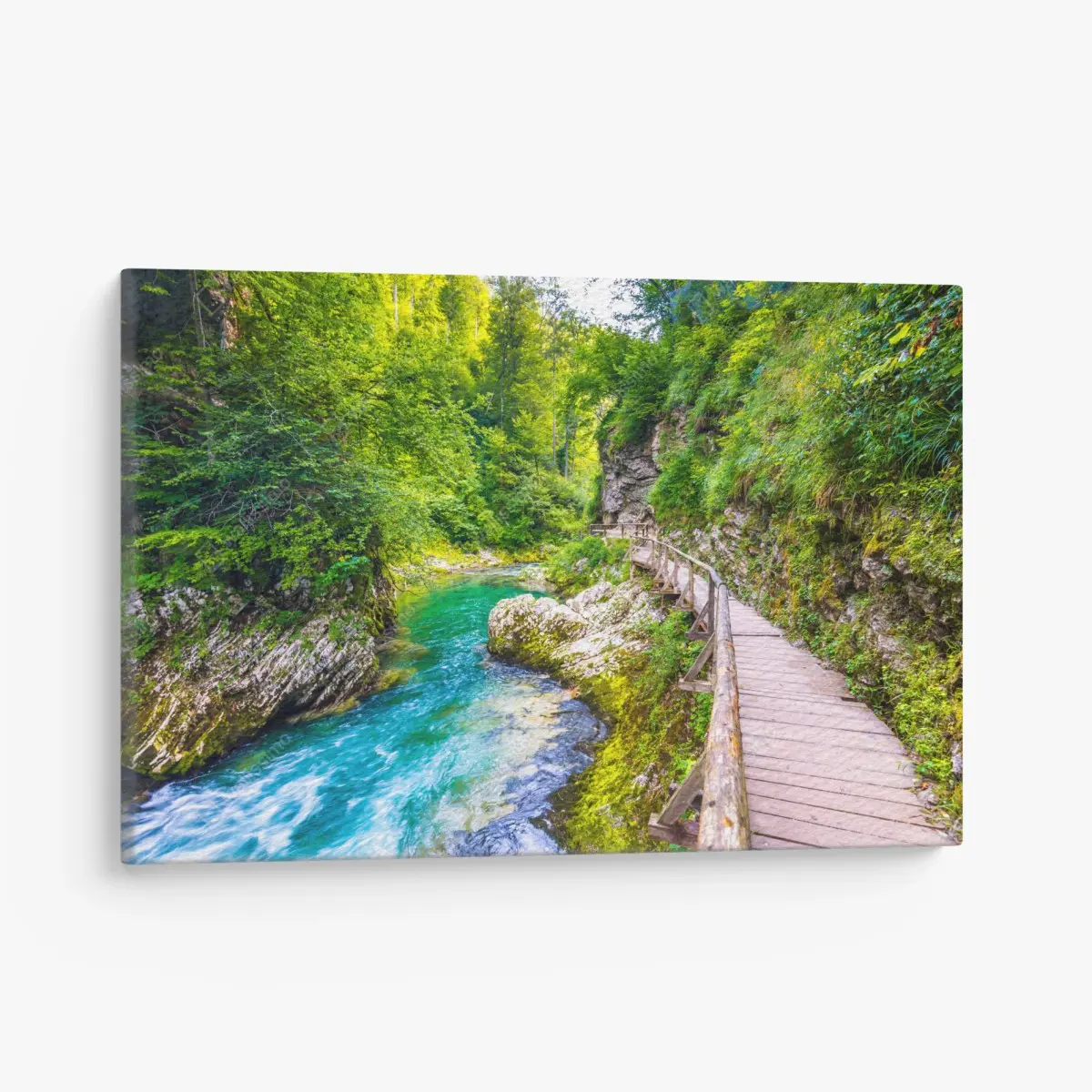 Leinwandbild türkisfarbener fluss und holzsteg im wald – Pixers®