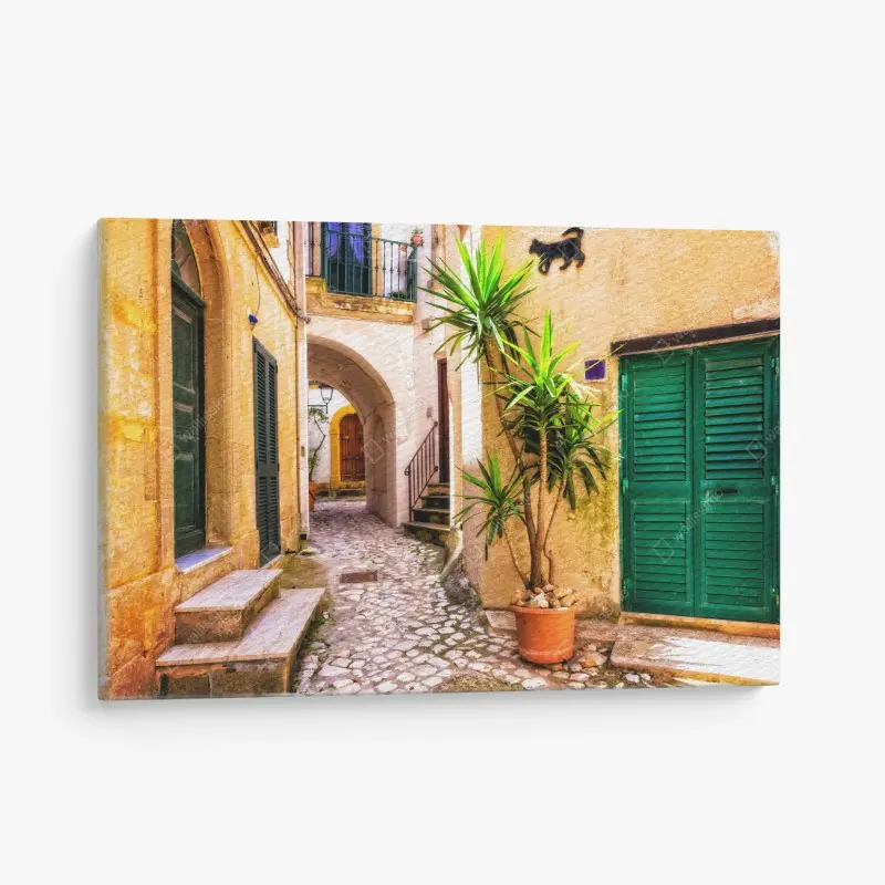 Leinwandbild sonnige mediterrane gasse mit grünen jalousien