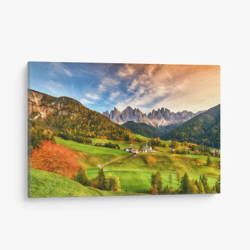 Leinwandbild herbstlicher sonnenuntergang über Santa Maddalena, Dolomiten