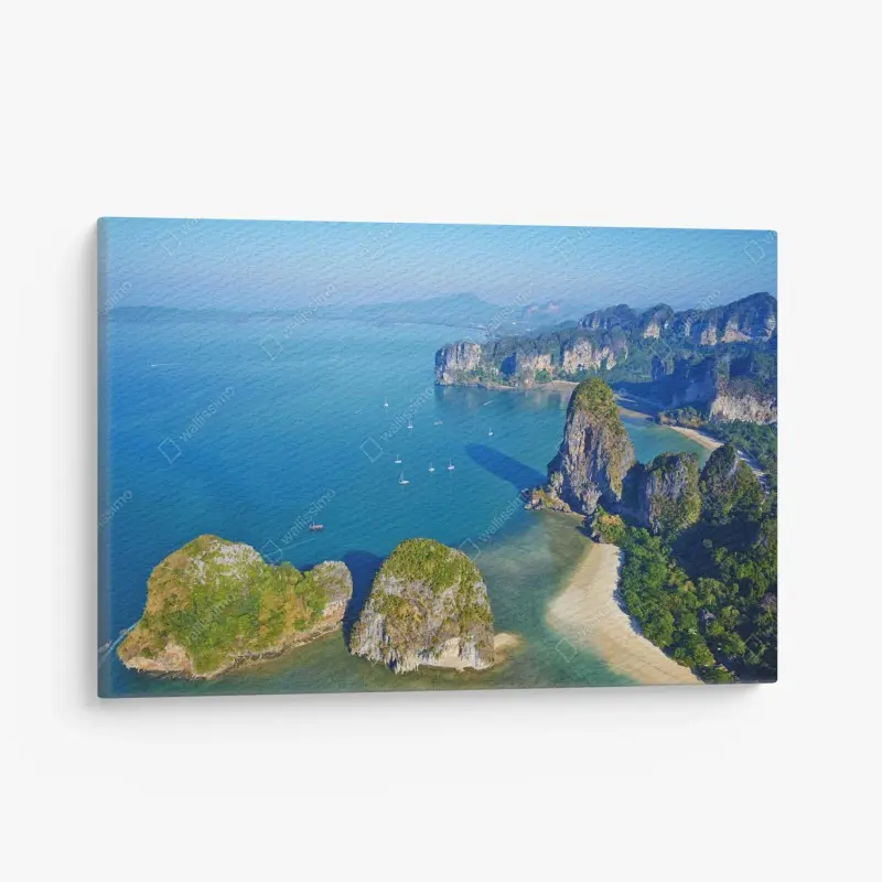 Leinwandbild türkise insel- und klippenlandschaft