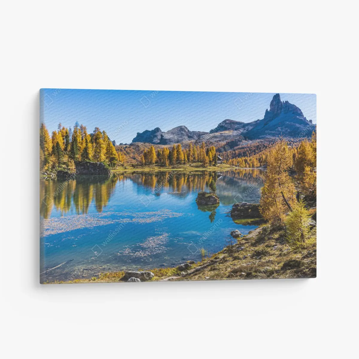 Leinwandbild herbstlicher alpensee mit bergreflexion – Pixers®