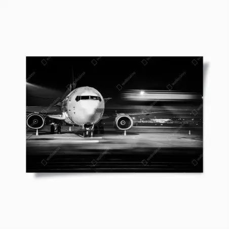 Poster monochromes jet auf dem rollfeld bei nacht – Pixers®