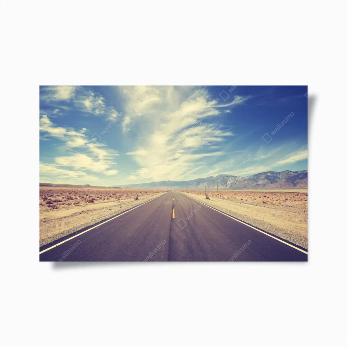 Poster vintage landstraße unter weitem himmel – Pixers®