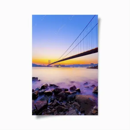 Poster goldener sonnenuntergang über hängebrücke – Pixers®