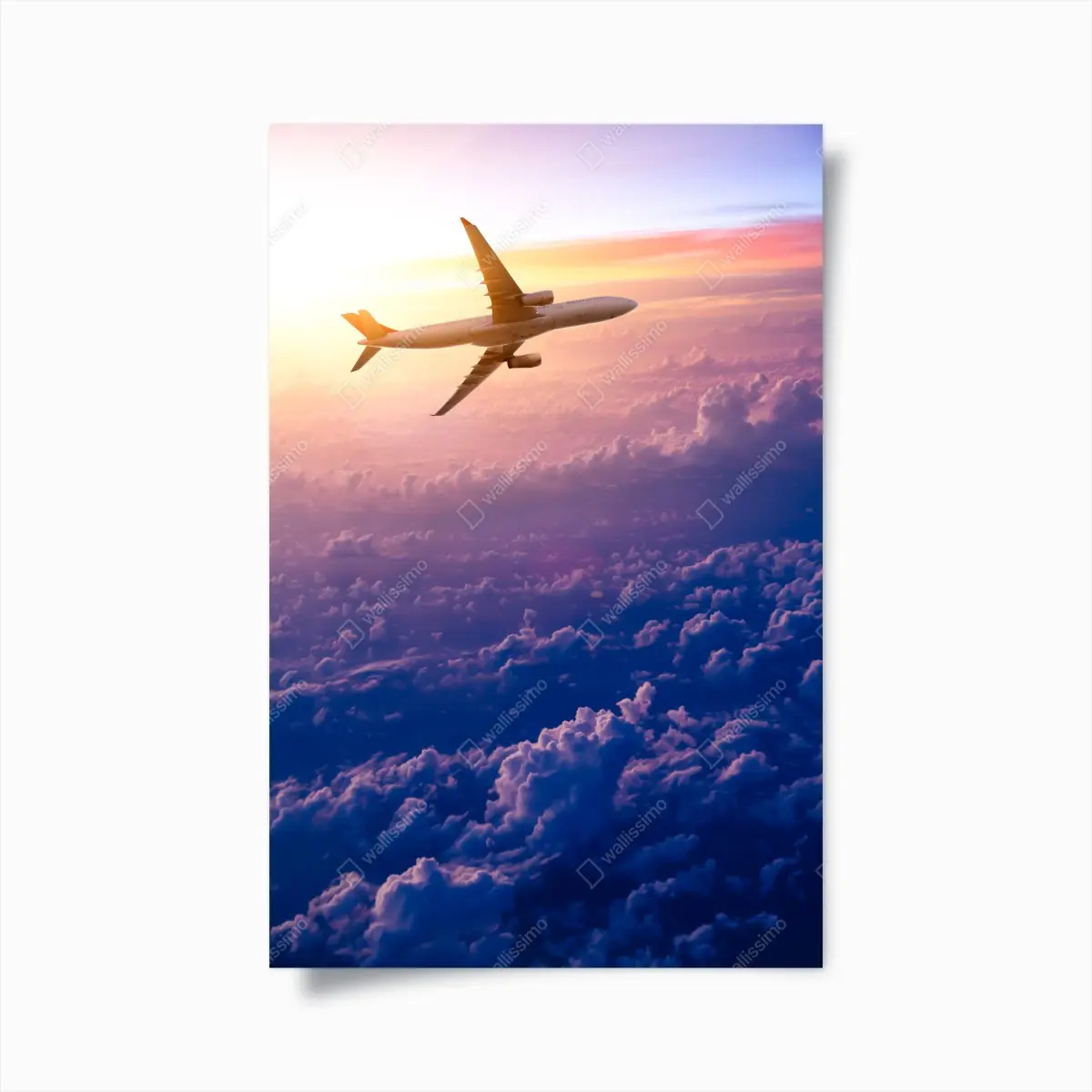 Poster flugzeug über den wolken bei sonnenaufgang – Pixers®