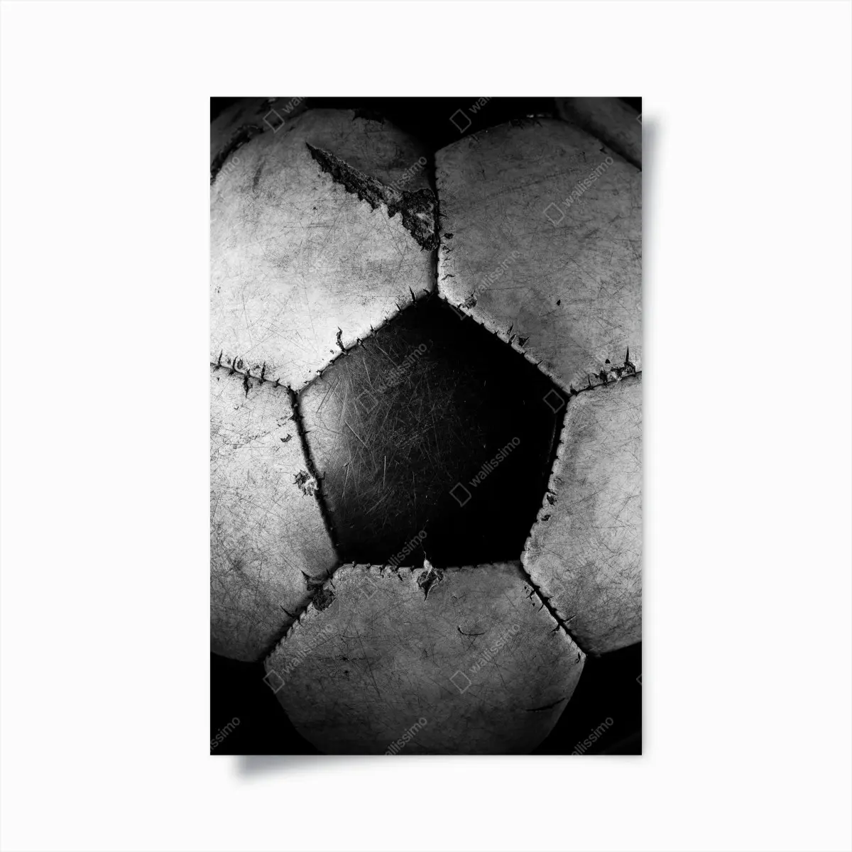 Poster abgenutzter fußball - nahaufnahme – Pixers®