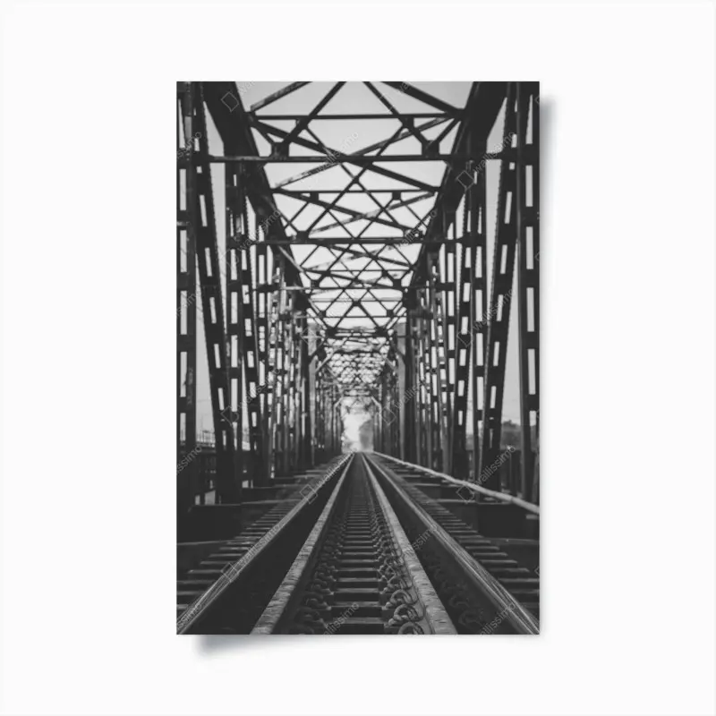 Poster alte eisenbahnbrücke in schwarzweiß
