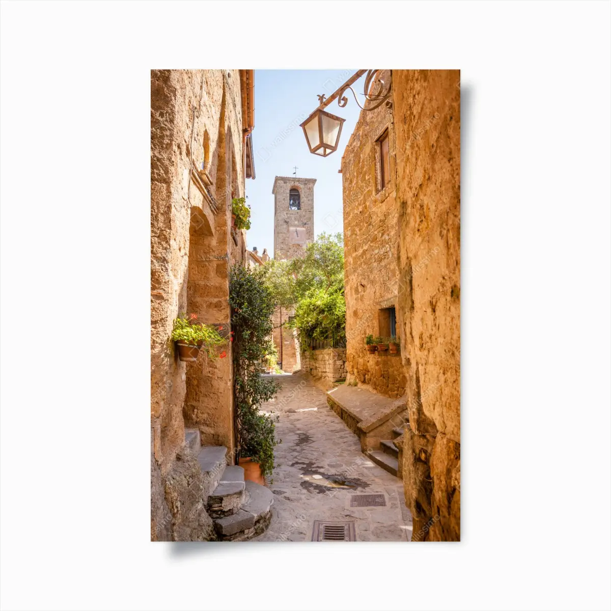 Poster sonnige gasse in Civita di Bagnoregio – Pixers®