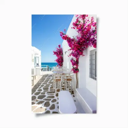 Poster sonnige mediterrane gasse mit bougainvillea – Pixers®