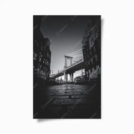 Poster Manhattan brücke perspektive über kopfsteinpflaster – Pixers®