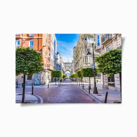 Poster Santander straße im stadtkern mit historischem bogen – Pixers®