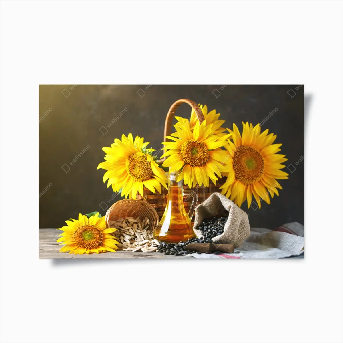 Poster leuchtendes stillleben mit sonnenblumen, kernen und öl – Pixers®
