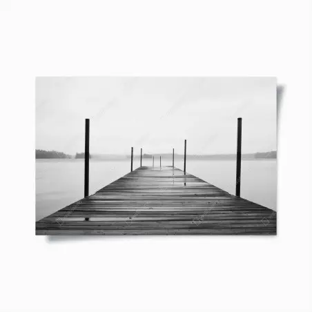 Poster nebliger steg am see in monochrom – Pixers®