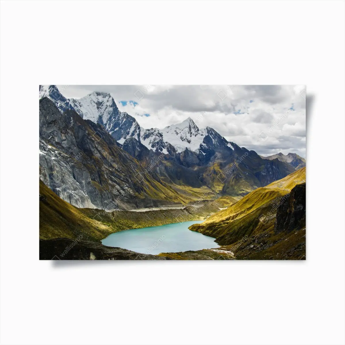 Poster türkisblauer bergsee unter schneegipfeln – Pixers®