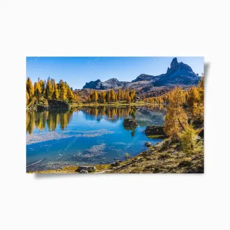 Poster herbstlicher alpensee mit bergreflexion – Pixers®