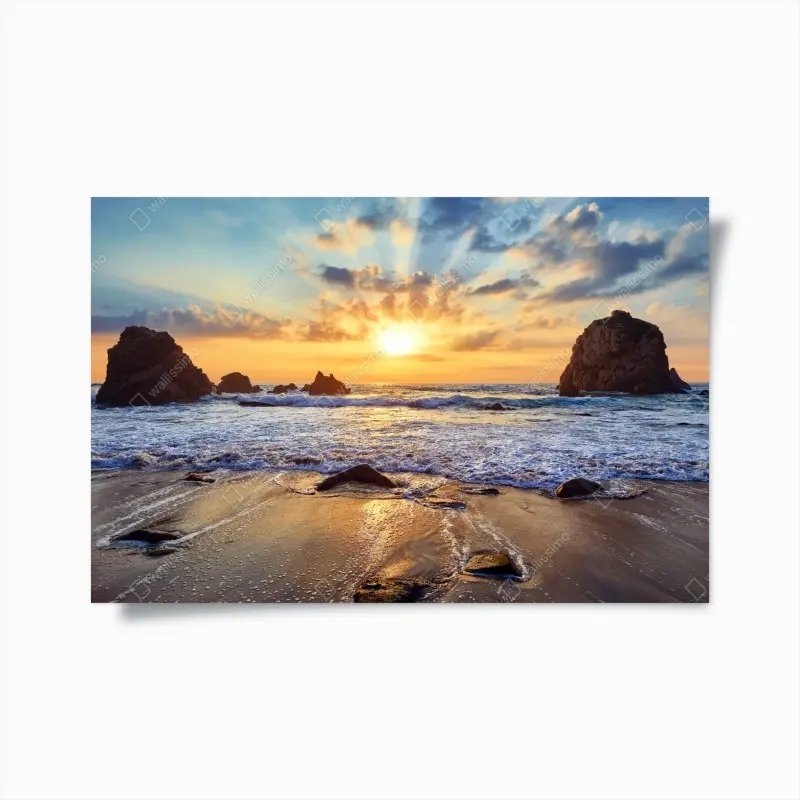 Poster sonnenuntergang an der felsigen küste