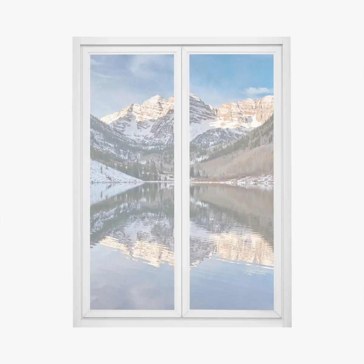Fensteraufkleber ruhiger alpensee, der schneebedeckte gipfel und bunte herbstbäume spiegelt – Pixers®
