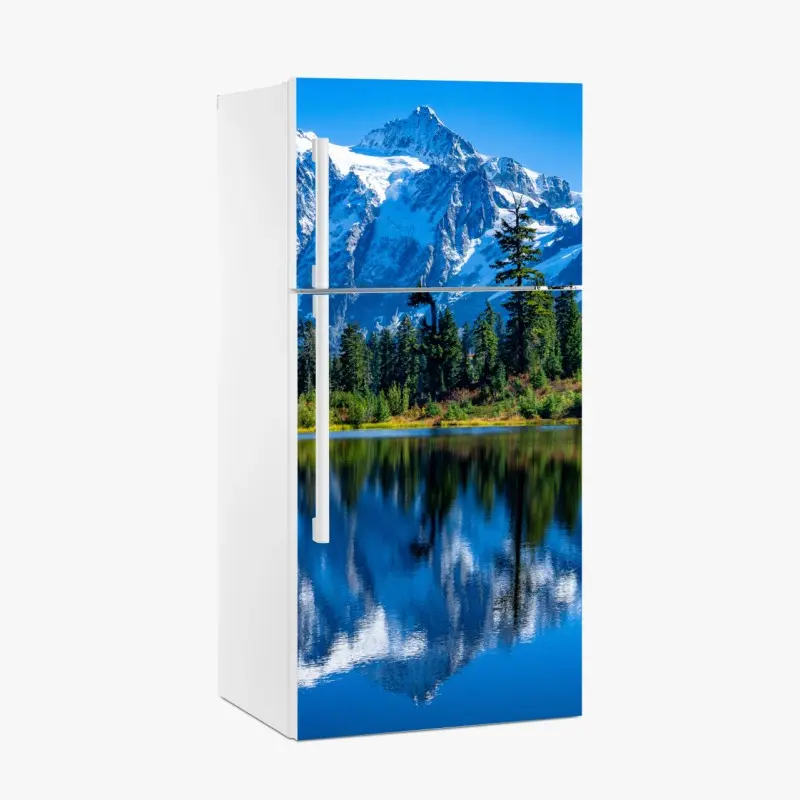 Kühlschrankaufkleber majestätische bergspiegelung über dem see