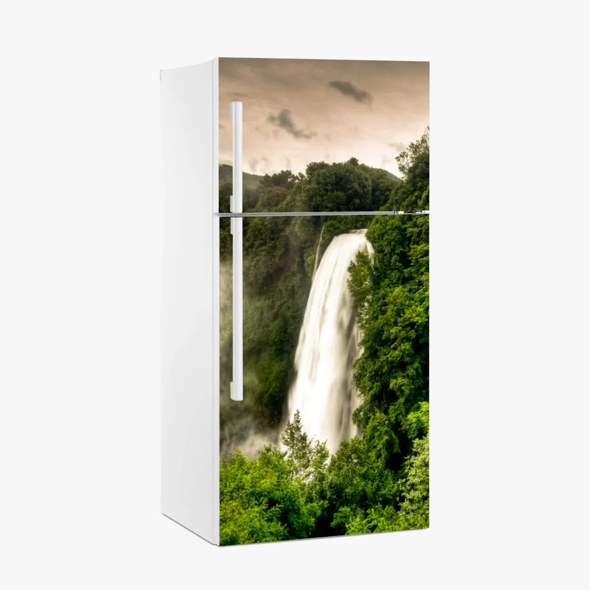 Kühlschrankaufkleber Marmore wasserfall in Umbrien: neblige grüne landschaft – Pixers®