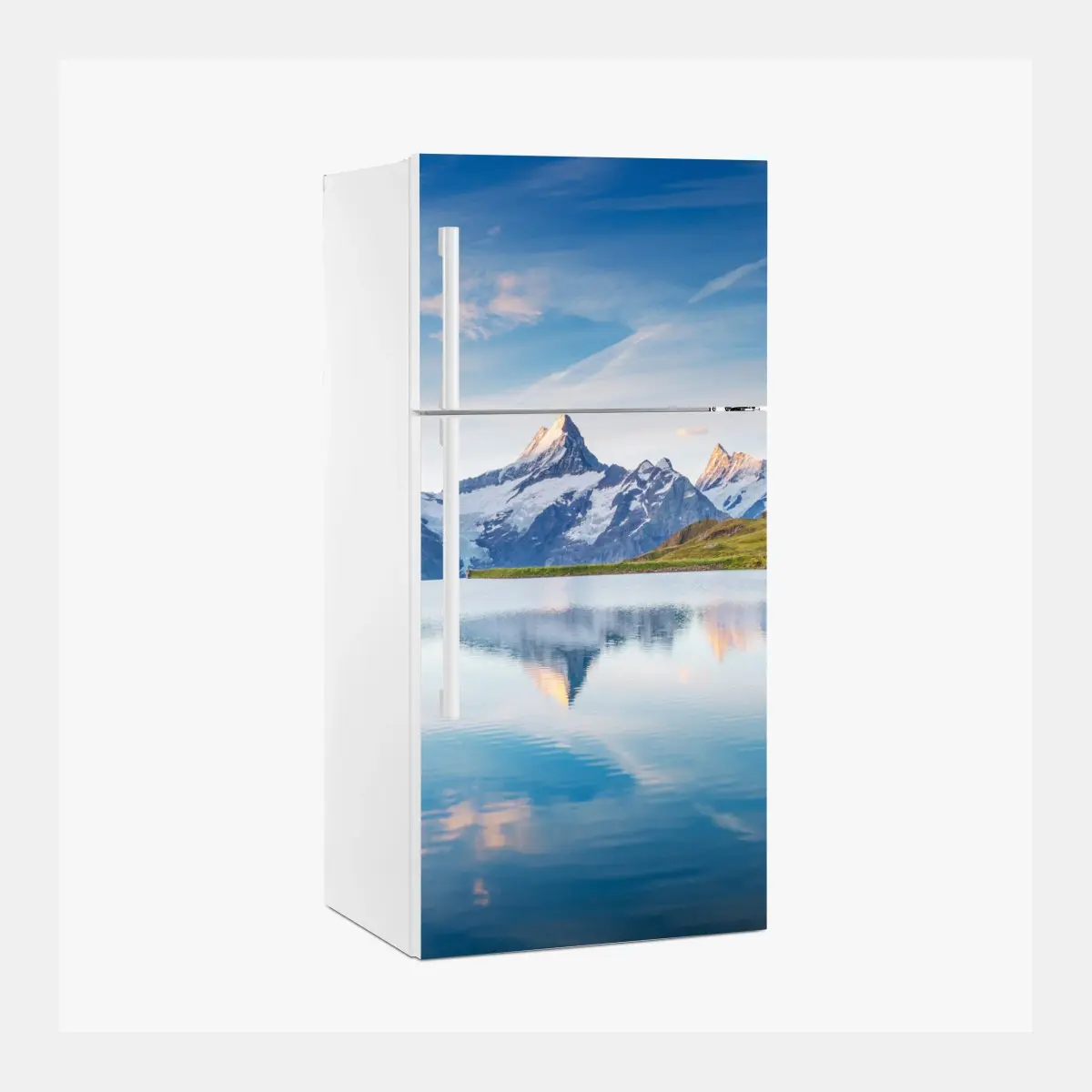 Kühlschrankaufkleber majestätische Alpen-reflexion am Bachalpsee – Pixers®