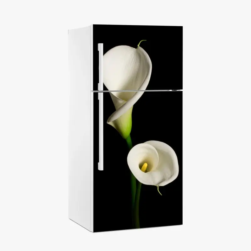 Kühlschrankaufkleber weiße calla vor schwarzem hintergrund