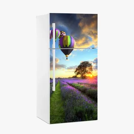 Kühlschrankaufkleber lavendersonnenuntergang mit bunten heißluftballons – Pixers®