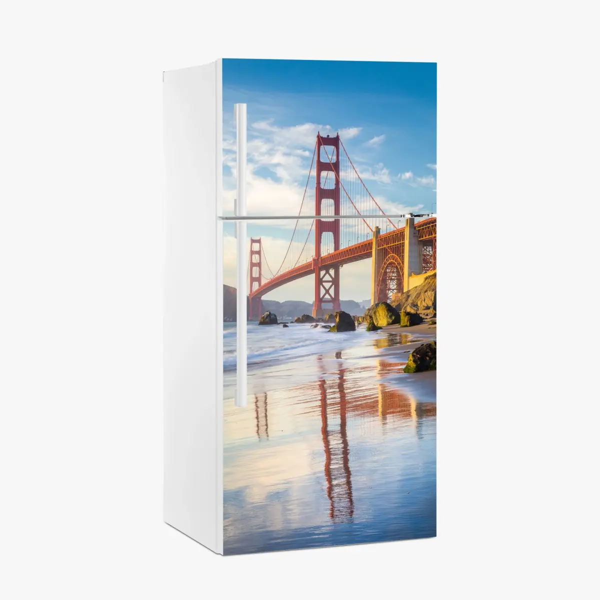 Kühlschrankaufkleber Golden Gate Bridge reflektiert am strand – Pixers®