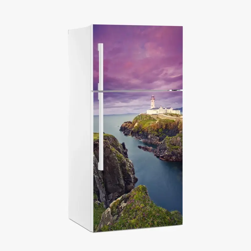 Kühlschrankaufkleber lila leuchtturm an steiler küste