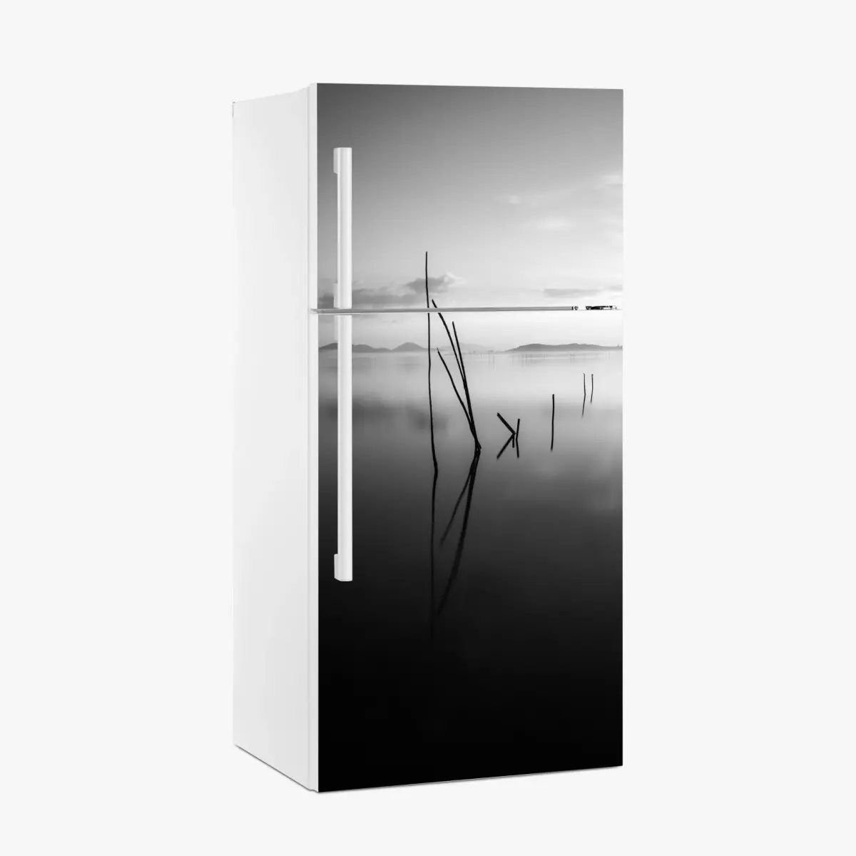 Kühlschrankaufkleber ruhiger monochromer see mit reflexionen – Pixers®