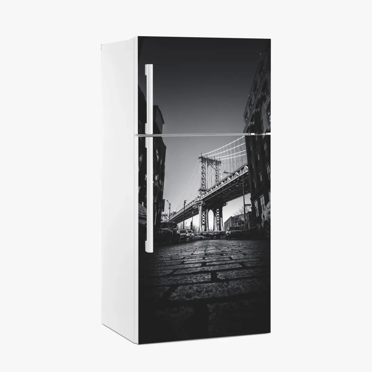 Kühlschrankaufkleber Manhattan brücke perspektive über kopfsteinpflaster – Pixers®