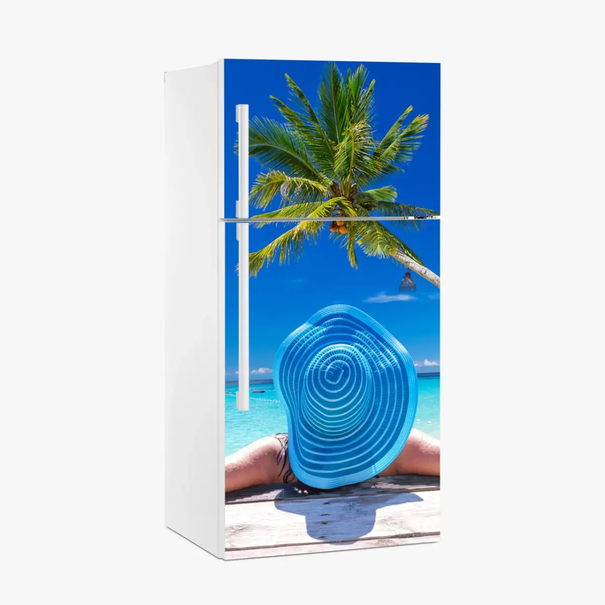 Kühlschrankaufkleber tropischer strand mit blauem sonnenhut – Pixers®
