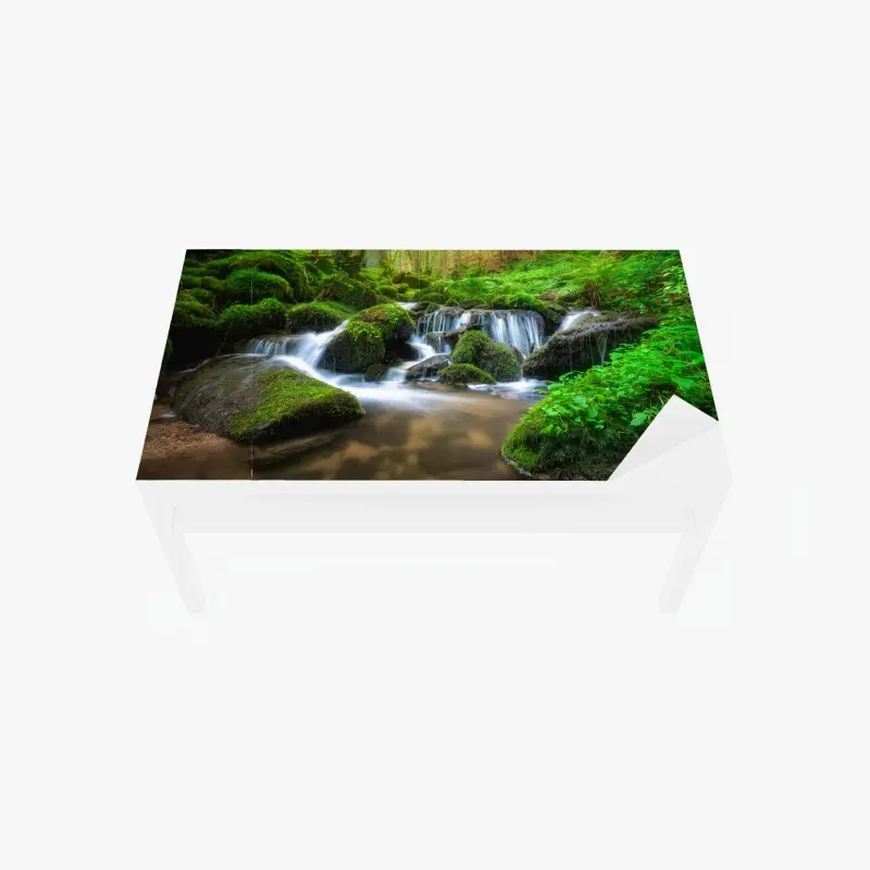 Tischaufkleber und Schreibtischaufkleber ruhiger moosiger waldwasserfall