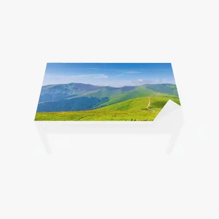 Tischaufkleber und Schreibtischaufkleber sonnige Borzhava-wiese, Transkarpatien, Ukraine – Pixers®