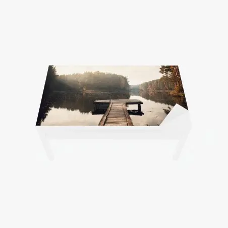 Tischaufkleber und Schreibtischaufkleber herbstmorgen am see mit hölzernem steg – Pixers®