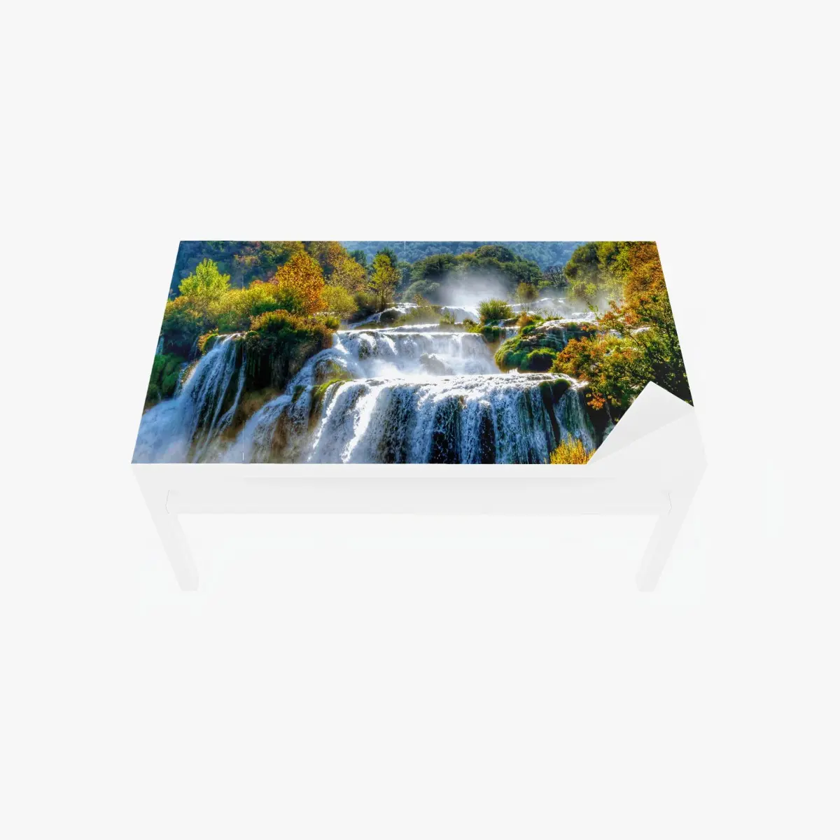 Tischaufkleber und Schreibtischaufkleber stufenförmiger wasserfall im üppigen wald – Pixers®