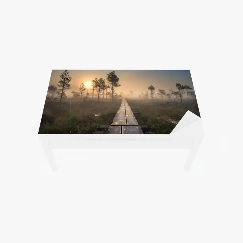 Tischaufkleber und Schreibtischaufkleber nebliger sonnenaufgang über dem holzsteg