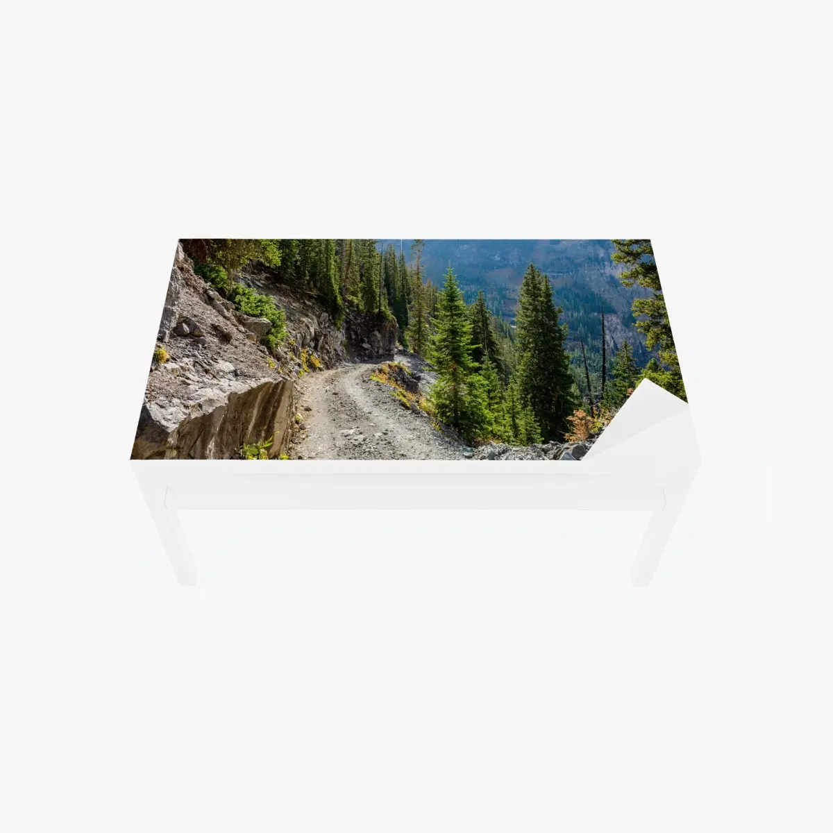 Tischaufkleber und Schreibtischaufkleber bergpfad durch alpinen wald – Pixers®