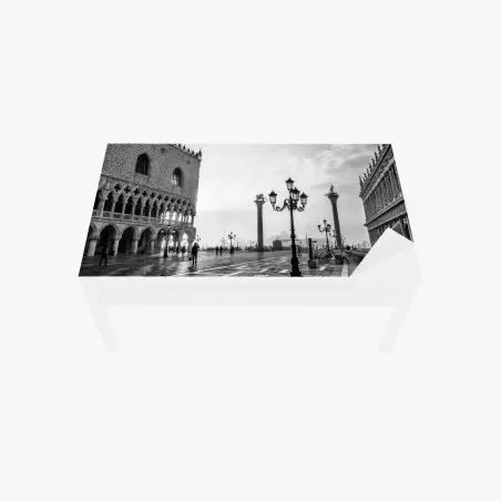 Tischaufkleber und Schreibtischaufkleber Markusplatz im nebel – Pixers®